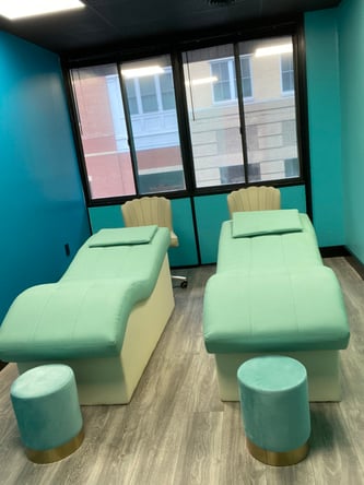 Nail Stations/Lashes/Permanent Makeup/Medical Spa Room for Rent