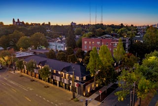 Prime Turnkey Barber Chair Rental in Seattle’s Central District (24th & Cherry) – 3 Chairs