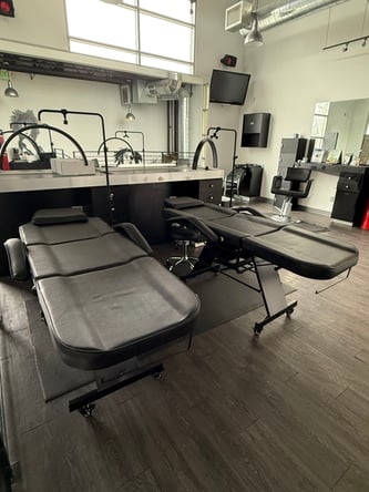 Dluxe Salon Spa and Barber booth rental