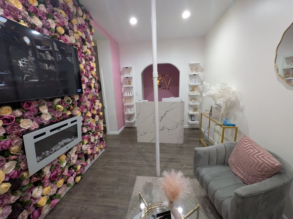 New Rochelle: Private Sun-Drenched Suite for Premium Salon/Spa