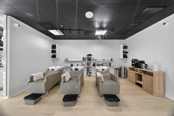 Booth Rental Opportunity in prime location in Houston, TX! 💇‍♀️✨