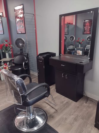 Booth for rent, Clippers Family Haircutters
