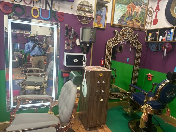 Salon Chair for Rent in Prime Location (Westchester)