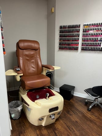 Salon Chair & Room Rental Available – ABBA Beauty Salon