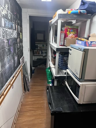 Barbershop / Salon for rent in Northern Liberties – Prime location- move in condition & operational