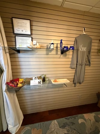 PRIVATE ROOM or SEMI PRIVATE HAIRSTATION: Hairstylist, Aestheticians, Lash technician, Massage Tech