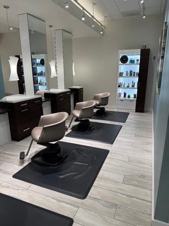 Chair Rental in High End Luxury salon (G2 Backstage Salon and Spa)