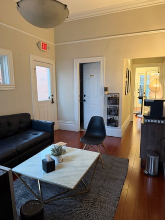 Salon Suite Available Oakland