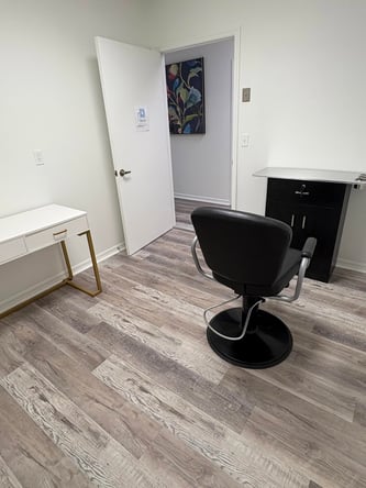 Private Salon/Wellness Suites Move-in Ready!