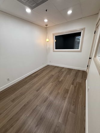 Private Salon Suite in Prime Storefront Brea Location – Ideal for Beauty Professionals