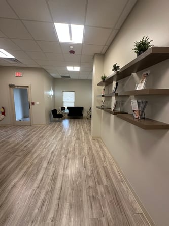 salon/medspa rooms for rent
