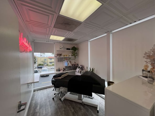 ✨ Sub Lease Esthetician/Lash Artist room
