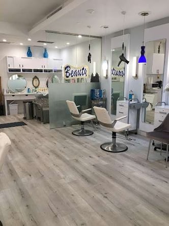 Silla de Salon en Alquiler en Pinecrest/Salon Chair Booth for Rent in Pinecrest for $280 a week