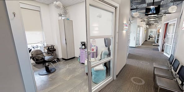 Sola Salon Studios in Grove City, OH – Salon Suite for Rent