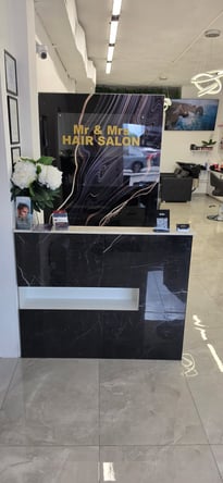 Modern Salon Chair for Rent in Hollywood, FL – $200/Week with High Foot Traffic!
