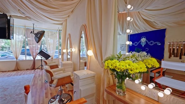Luxury Salon Chair in Beverly Hills