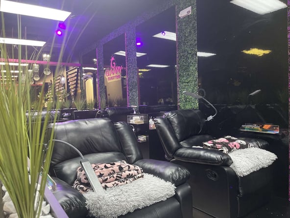 Nail Booth for Rent in Orlando