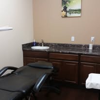 Glitz Beauty Salon | Luxury Beauty Suites & Booth Rentals