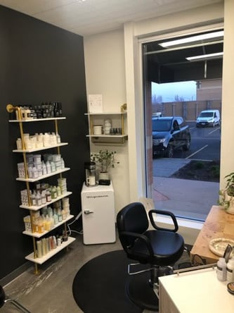 Sola Salon Studios in Geneva, IL – Salon Suite for Rent