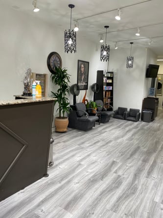 Booth and Room Available for rent!