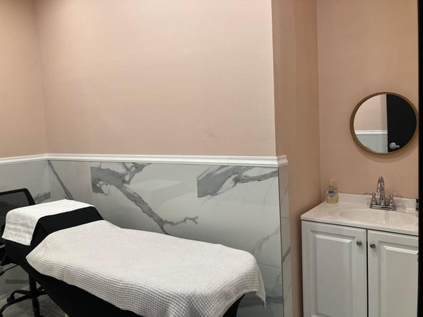 Hair Stations for rent in a new, luxury, full-service salon in Section 10 (W Sahara and Tenaya),