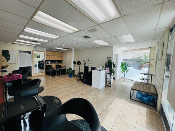 Join Our Salon in South Torrance (Under New Ownership)– Hair Stylist Chair Rental