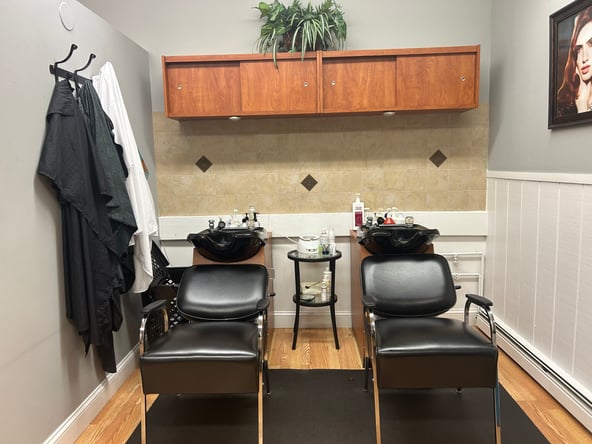 Salon Chair for Rent