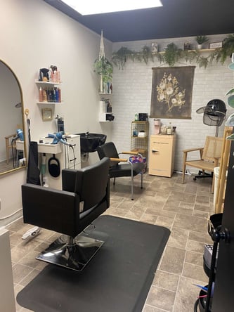Looking for a salon home? We’re hiring independent stylists to join our cozy, boutique salon!