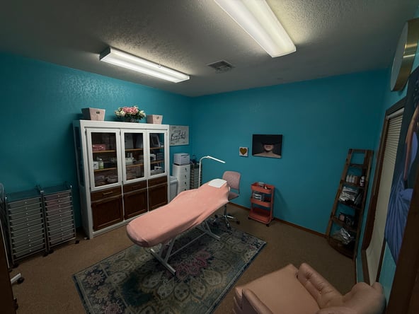 Fully Equipped Private Esthetics Suite – $250/Week | No Commission