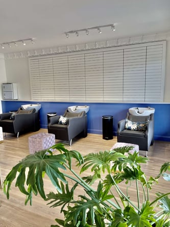 FLIRTYMANE IS SEEKING STELLAR STYLISTS FOR OUR CONCIERGE CHAIR RENTAL SALON!