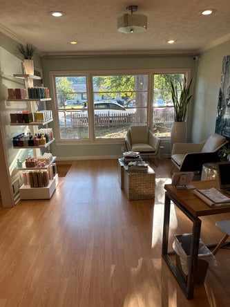 Chair for Rent: Salon Verde in Historic Downtown Roswell – Grow Your Business!