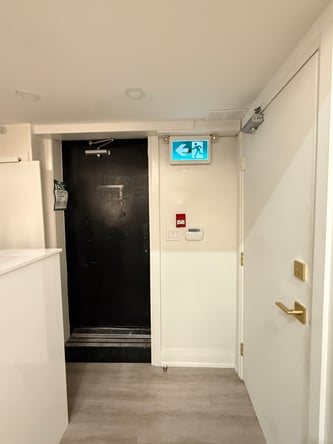 PRIVATE LOWER-LEVEL COMMERCIAL SPACE FOR LEASE – YORKVILLE