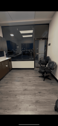 All-Inclusive Salon Suite w/ Street View
