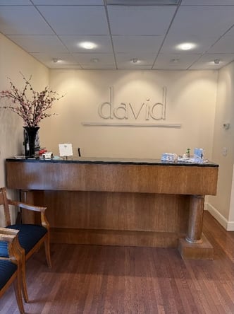 Greenwich Ave Area: Street-Level Chair Rental in Elegant Salon