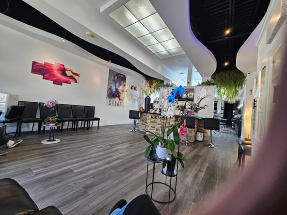 Newly-Built Salon Booth Rental