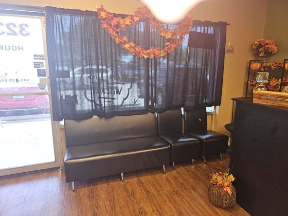 Salon Booth Rentals 💕