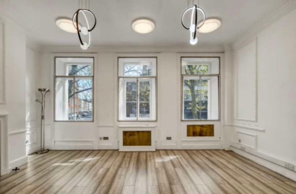 Spacious and glamorous room for aesthetic medical treatments