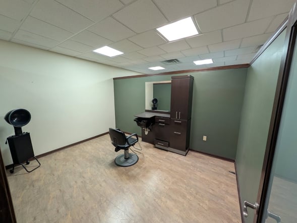 Private Salon Room For Rent With Large Window $610