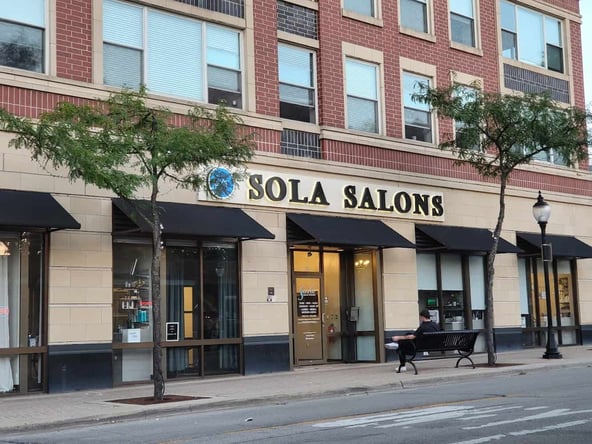 Sola Salon Studios in Arlington Heights, IL – Salon Suite for Rent