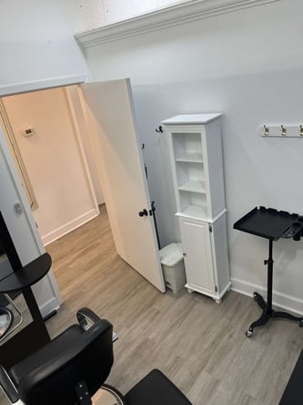 Suites available with a sign on bonus!!