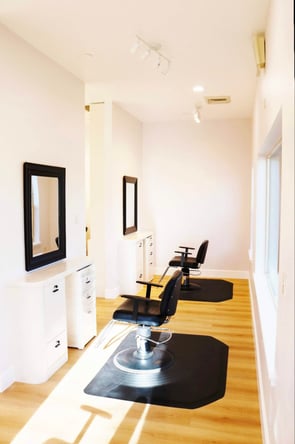 Newly Renovated 6-Chair Salon – Single Operator Lease