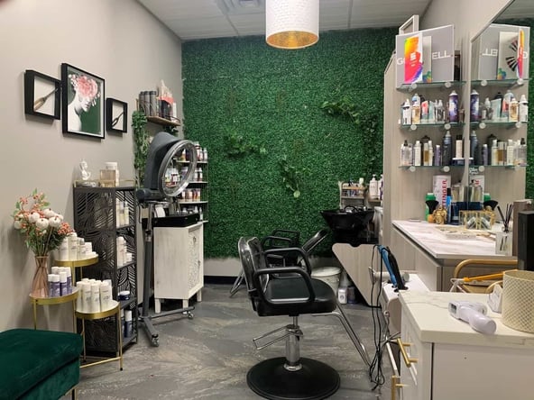 Sola Salon Studios in Holmdel, NJ – Salon Suite for Rent
