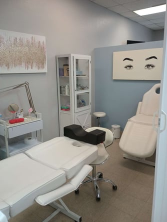 Hair salon station for rent in Redlands