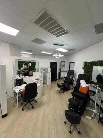 Salon Station Daily/Weekly Rental