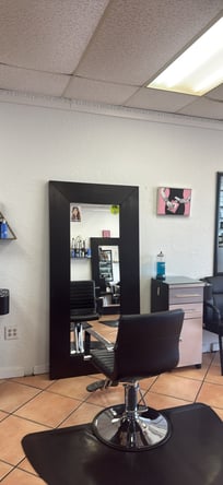 Salon booth renter