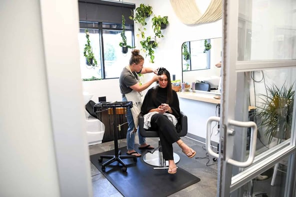 Sola Salon Studios in St. Louis Park, MN – Salon Suite for Rent