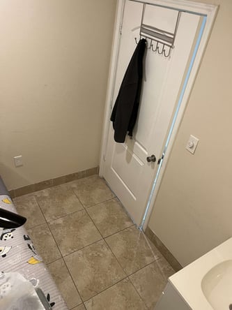 Looking To Provide A Space For A Wax/Lash Esthetician