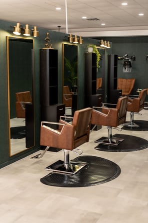 MOVE IN- READY SUITE AND BOOTHS TO RENT IN DALLAS, TX!