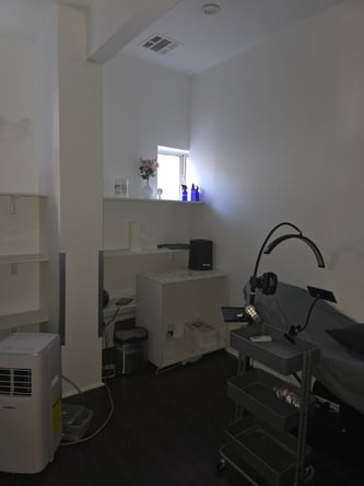 DTLA Private Salon Suites for Rent | $450 | WiFi + Utilities Included