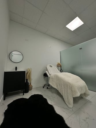 MIAMI LAKES PRIVATE SALON SUITE